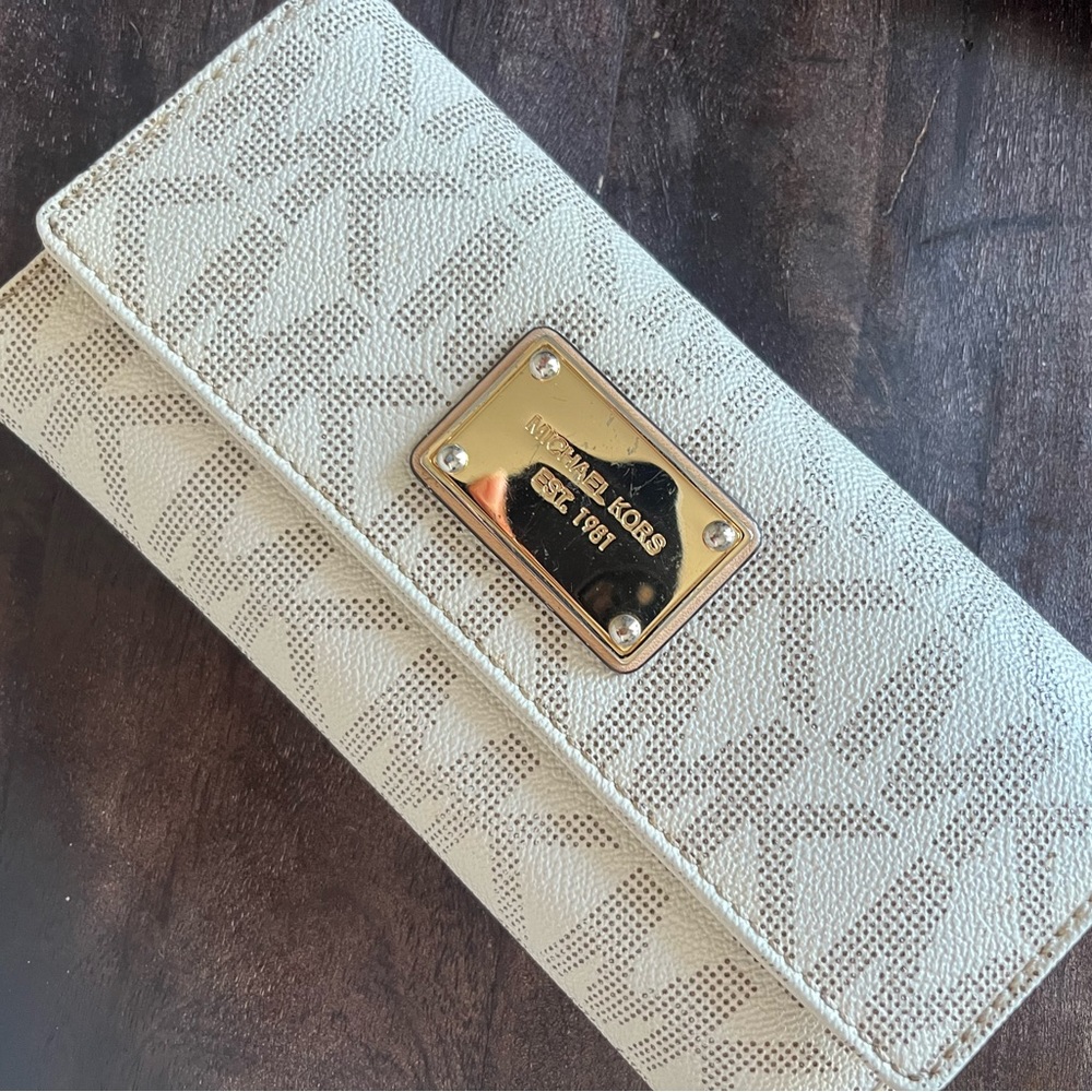 Michael Kors wallet